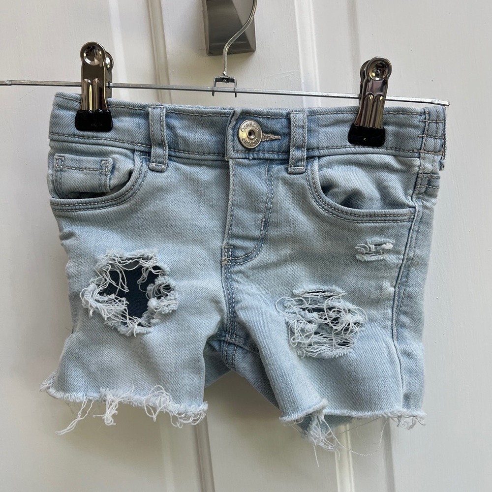Oshkosh B’Gosh 2T Girls Ripped Jean Shorts